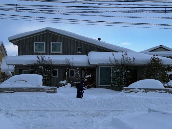 20250208まちなか山荘　積雪600 (1)